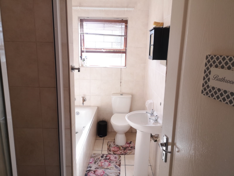 2 Bedroom Property for Sale in Campher Park Eastern Cape